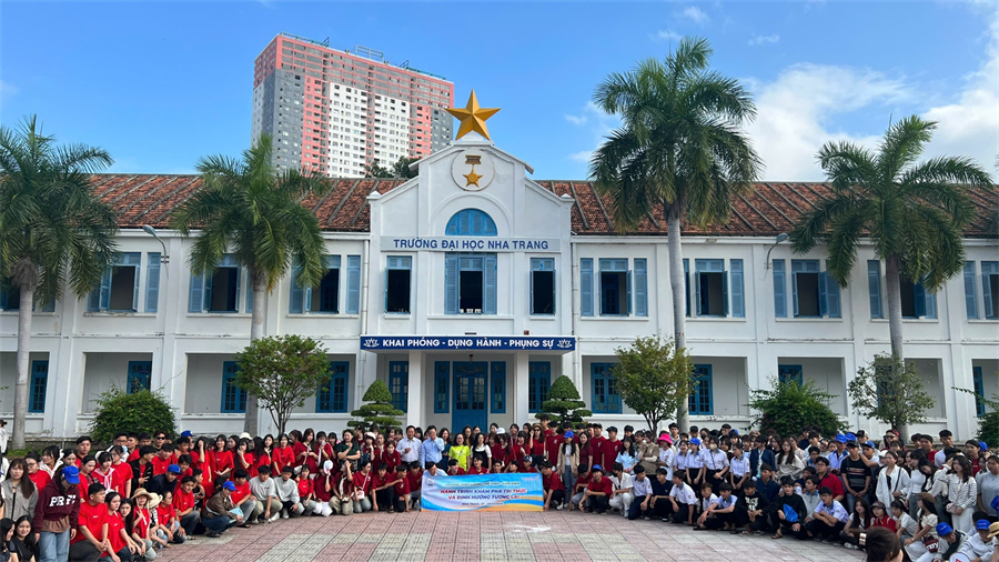 HỌC SINH KHỐI 12 THAM QUAN, TRẢI NGHIỆM, HƯỚNG NGHIỆP TẠI NHA TRANG